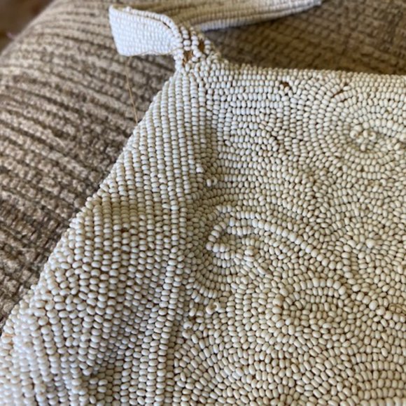 VINTAGE ('40s) Saks Fifth Avenue * WHITE Hand-Beaded Purse ☆ Made in Belgium - Picture 5 of 10